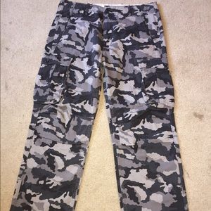 Dark Camouflage Levi Pants